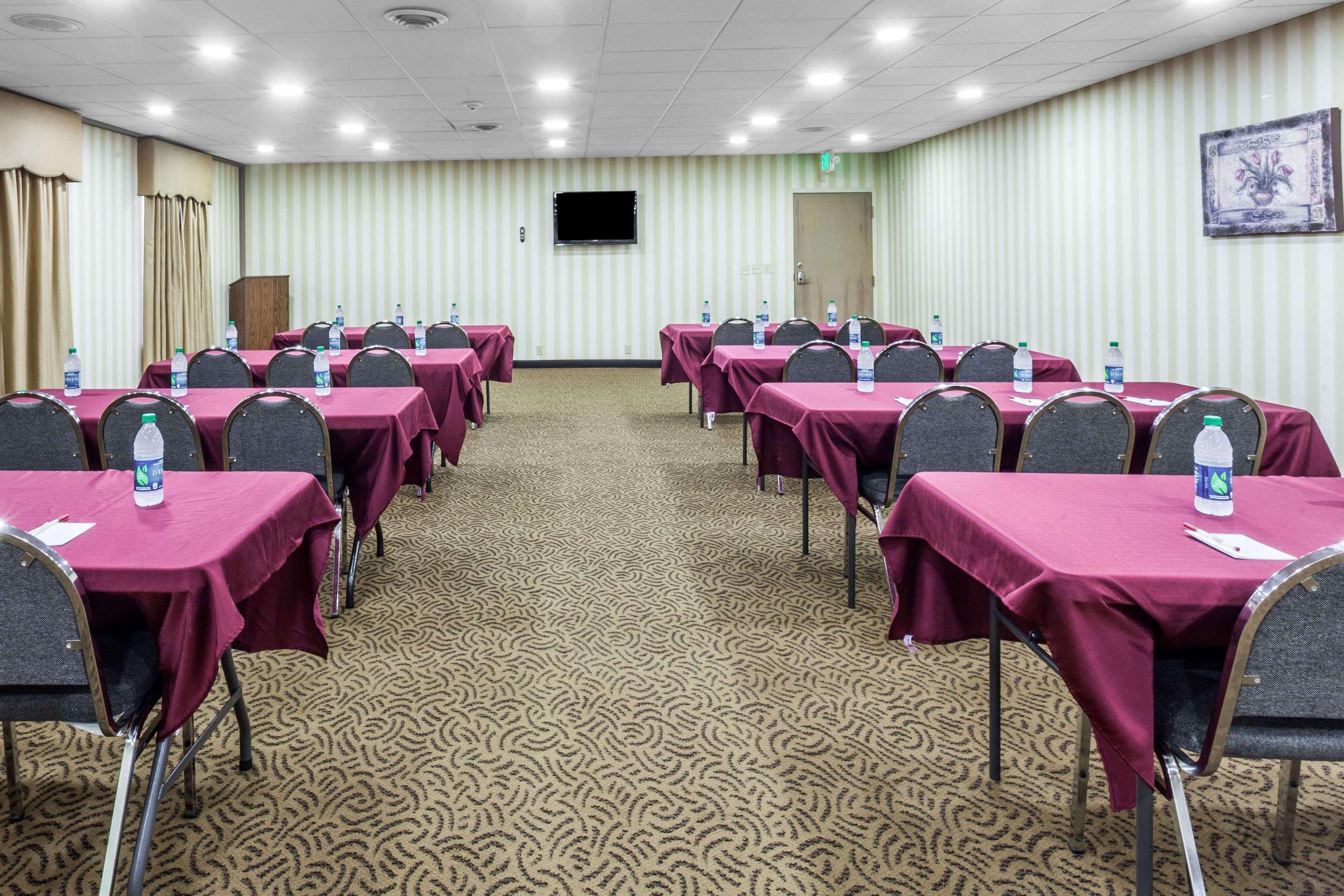 Ramada By Wyndham Lebanon Hotell Exteriör bild